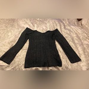 VENUS cold shoulder, bell sleeve black speckled, sweater.